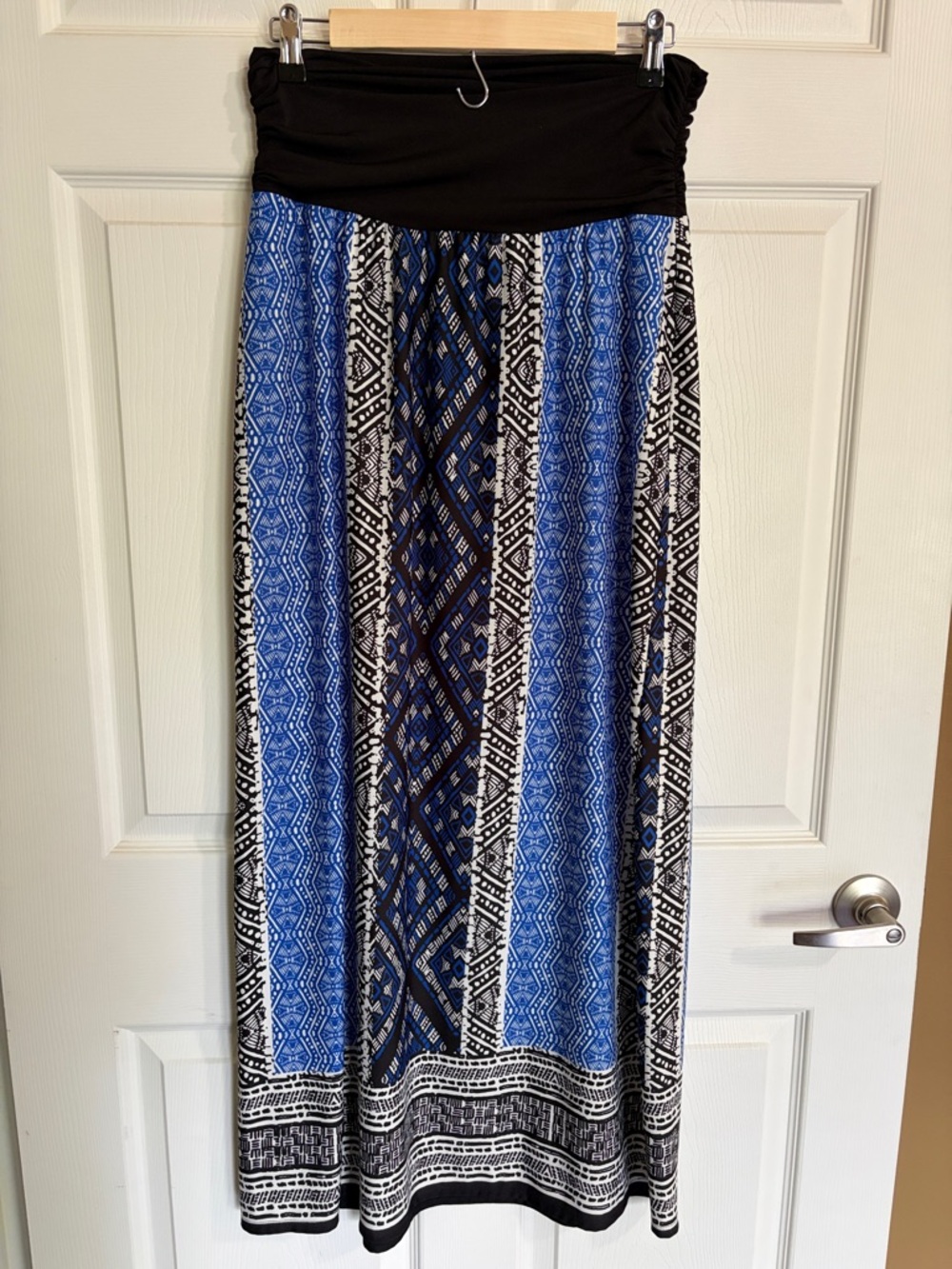 Women's Black Waist Maxi Skirt with Blue Pattern